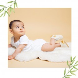 Gabriel, 10 mois, porte les chaussures Twinkle en pointure 19